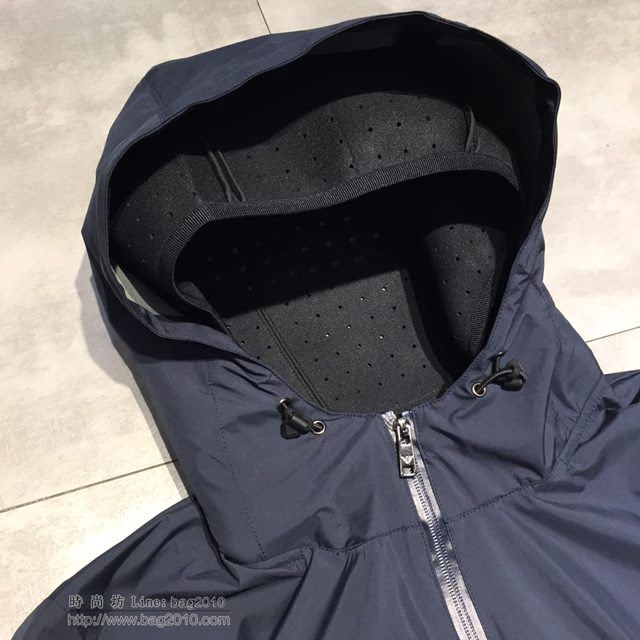 Armani男裝 19春夏新款夾克 阿瑪尼拉鏈連帽藍色外套  tzy1621